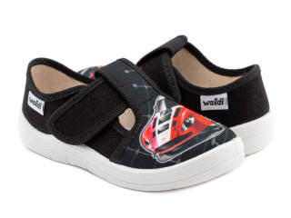 Гриша 24-30 черный, красная машина