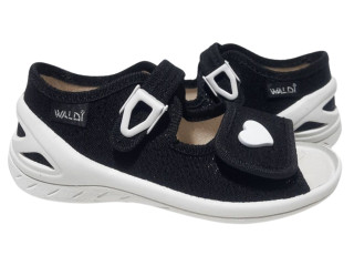 Ева 23-30 черная, белое сердце